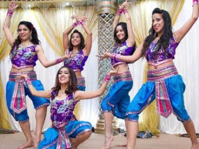 Bollywood-Dancers-Copy-370x333